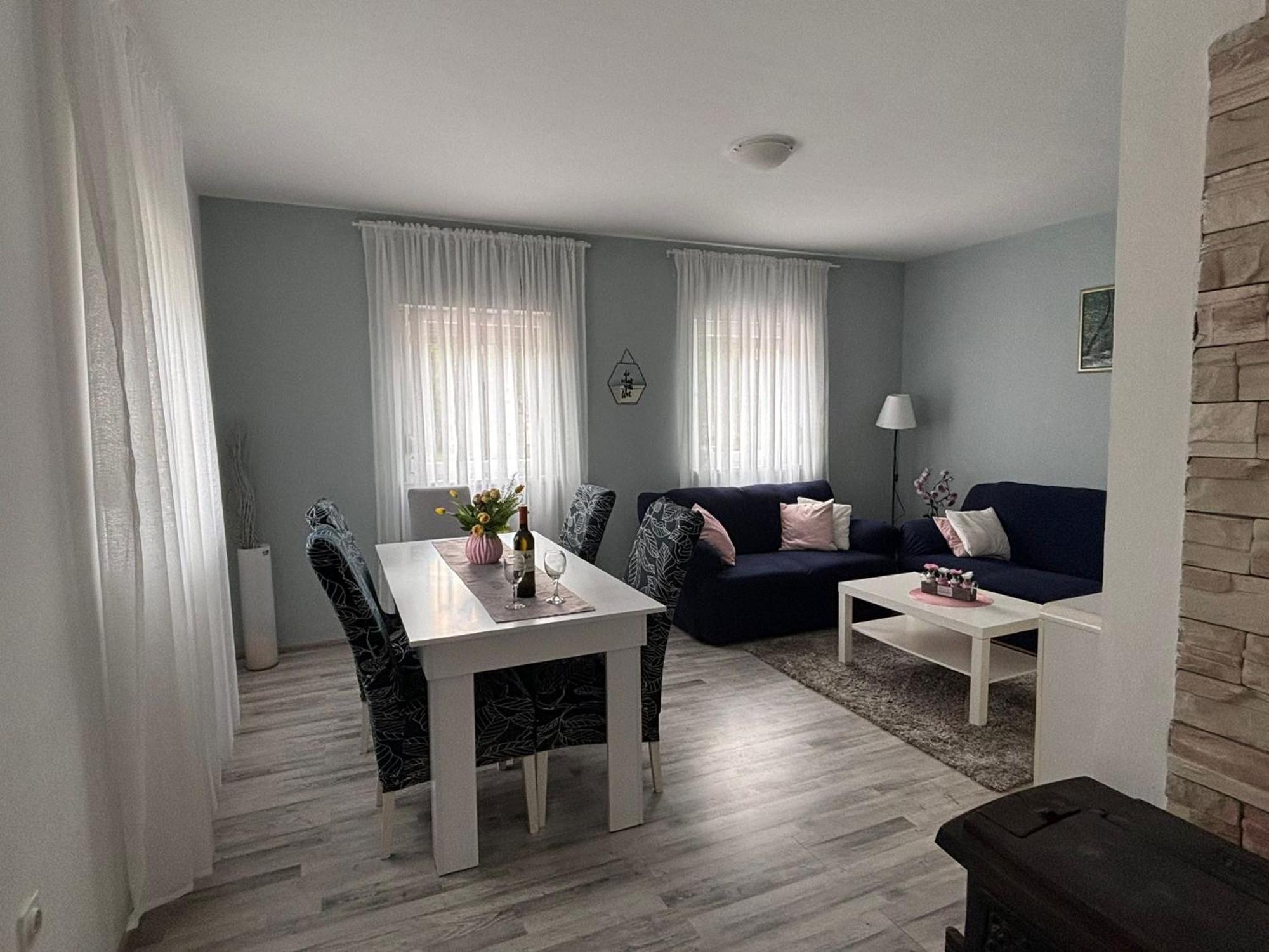 Conjar Villa Saborsko Екстериор снимка